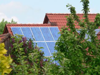 Dachinstallation einer Photovoltaikanlage